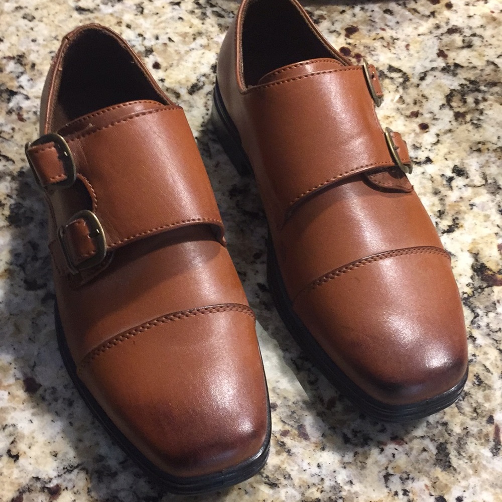 Deer Stages boys shoes.